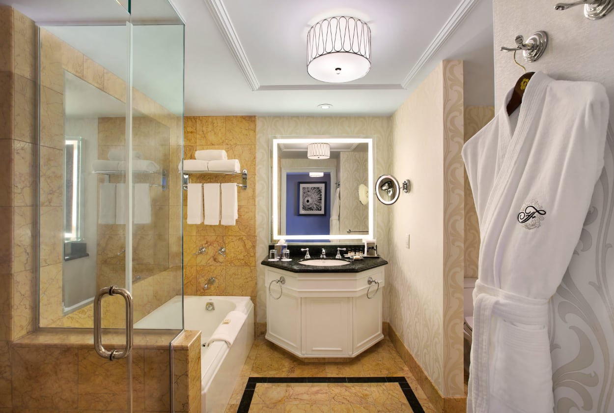 Signature Bay View King room alternate view