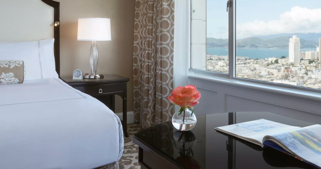Signature Bay View King room detail