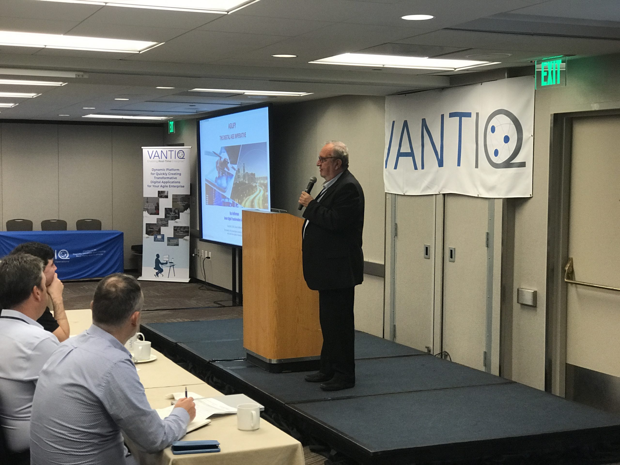 Digital Transformation Guru Raz Heiferman give speech about '4 Forces Feamwork for Agilification' at 2018 VANTIQ Global Partner Summit in San Francisco