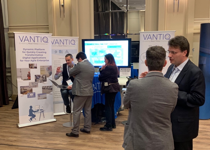 VANTIQ team chatting with participants at VANTIQ booth on Supply Chain Insights Live EU 2019 in Düsseldorf