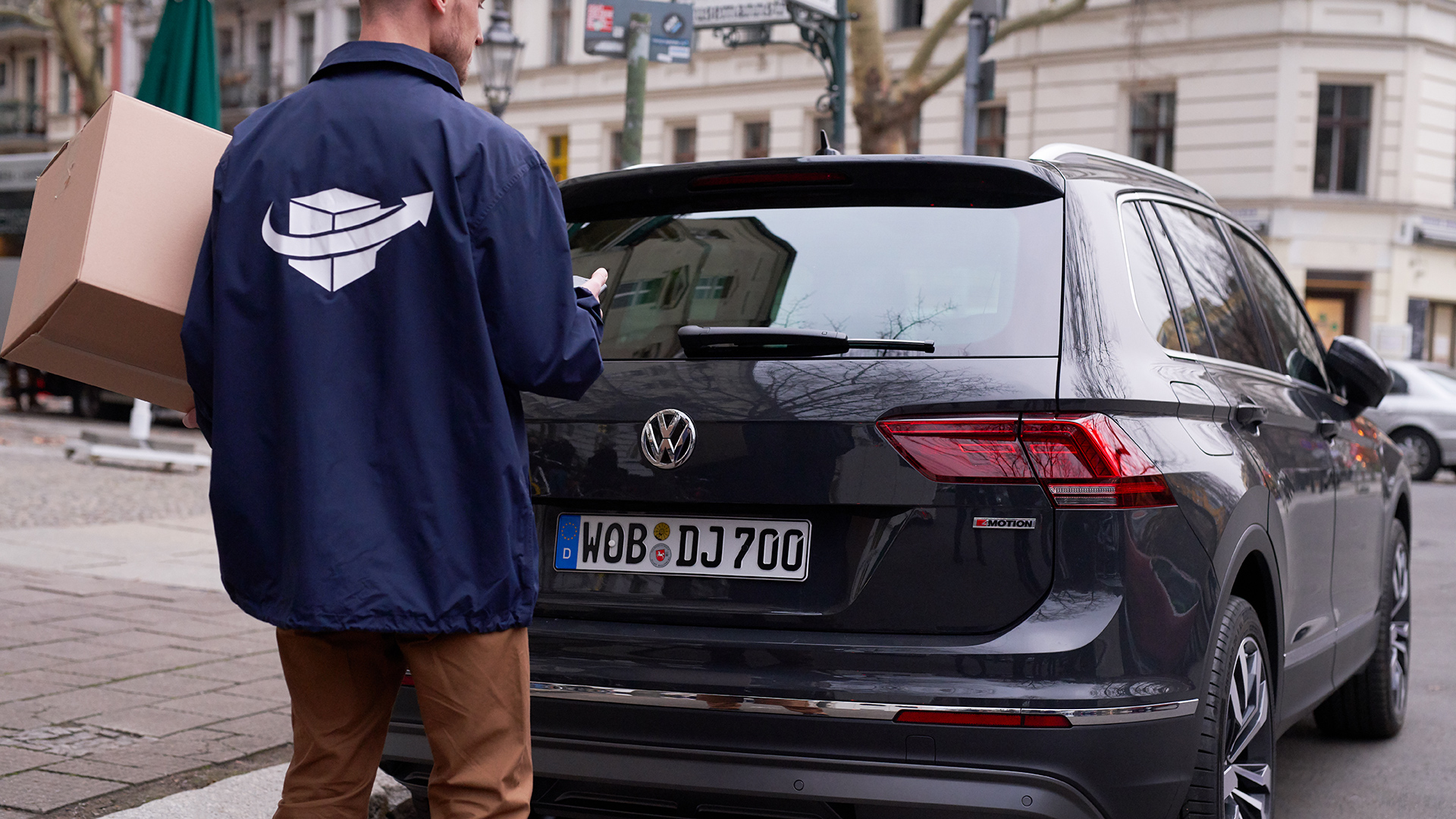 volkswagen trunk package delivery